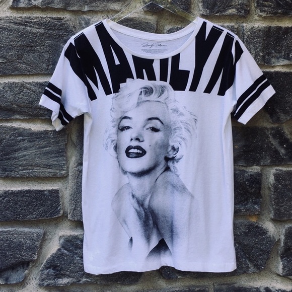 Marilyn Monroe Tops - Marilyn Monroe Graphic T shirt